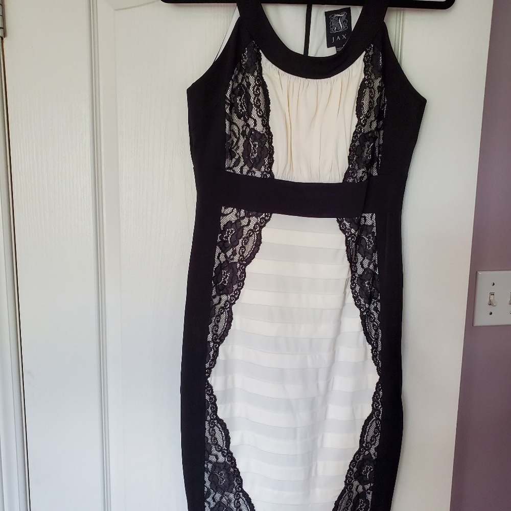 Sleeveless evening dress